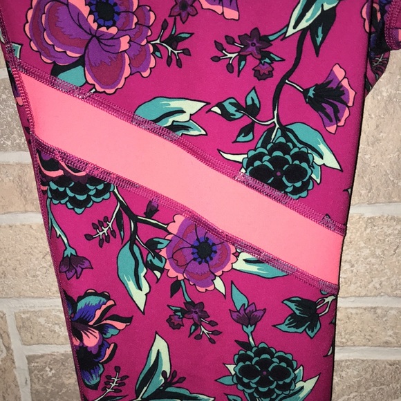 Old Navy Active Floral Athletic Pants - Picture 2 of 6